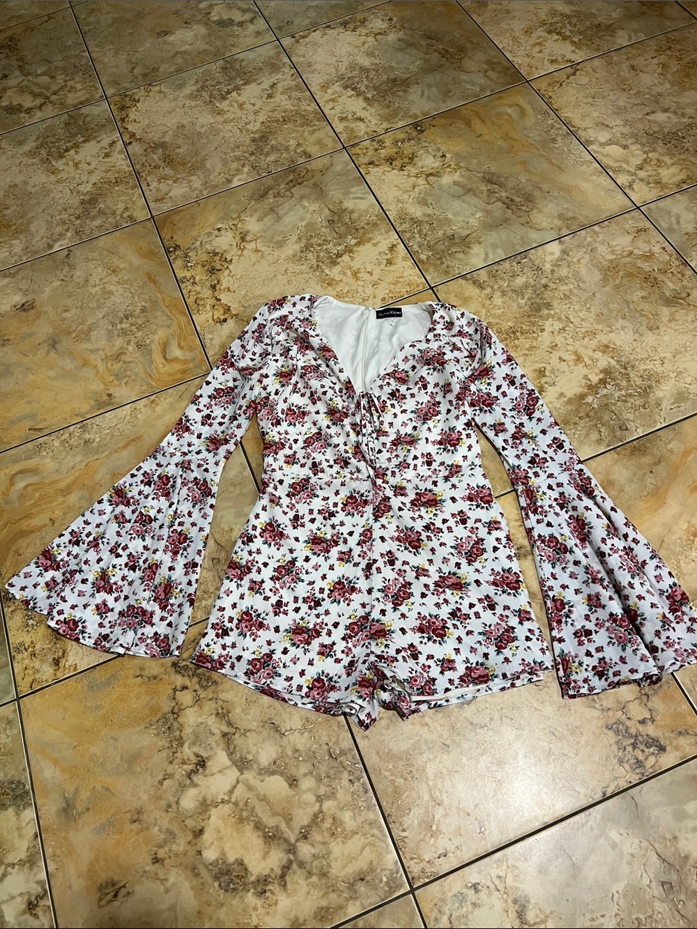 Bell-Sleeve Floral V-Neck Tunic Top in White with Pink Floral